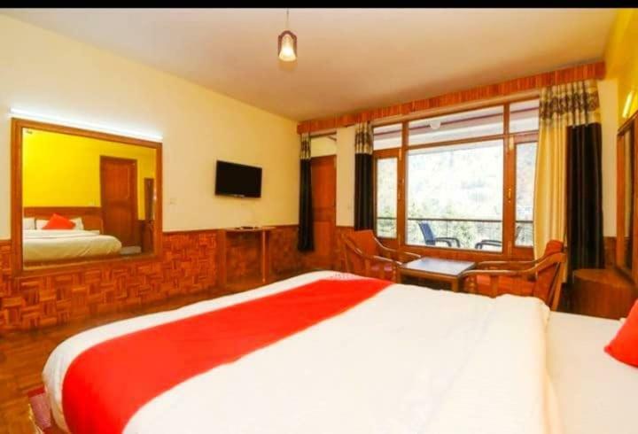 Hotel Rajhans Manali Exterior foto