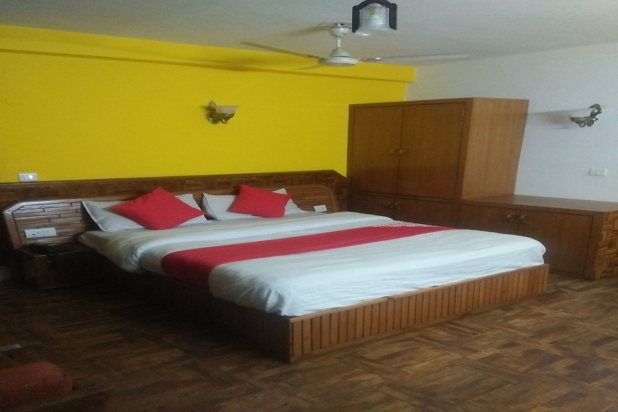 Hotel Rajhans Manali Exterior foto